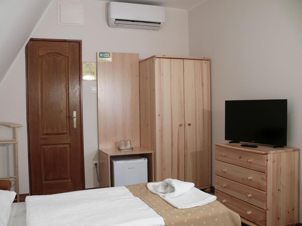 Kádárta Vendéglő Panzió Veszprém Exterior foto