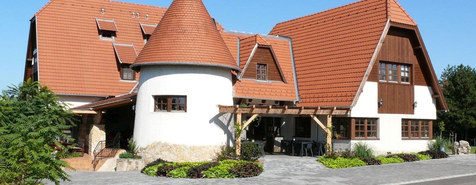Kádárta Vendéglő Panzió Veszprém Exterior foto